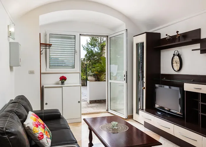 Beach Apartment Francesko At Unbeatable Location