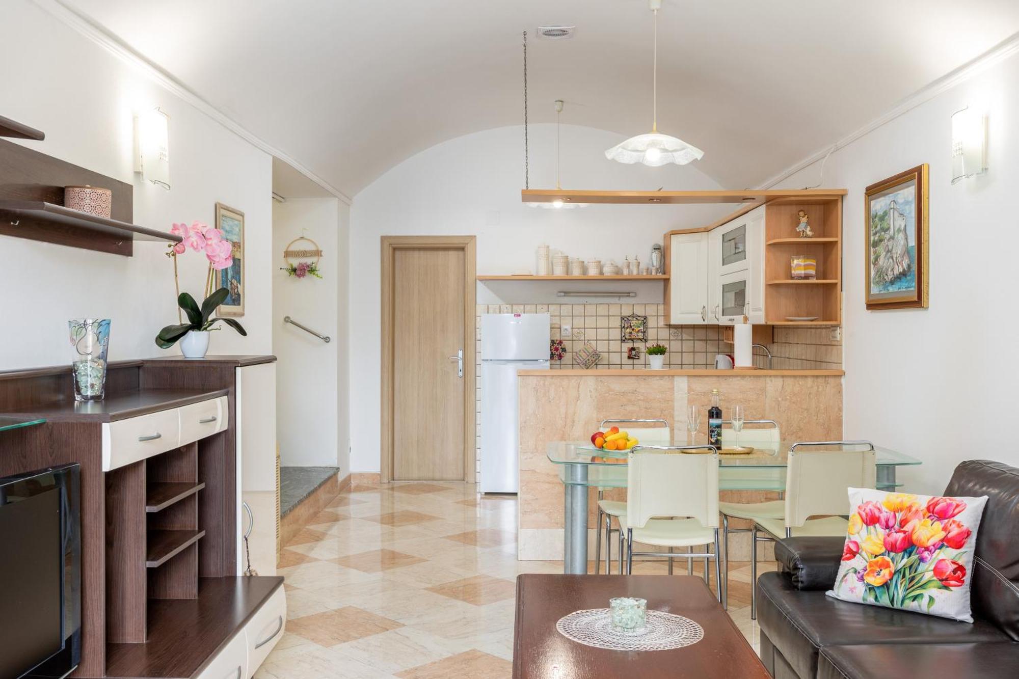 Francesko At Unbeatable Location Apartment *