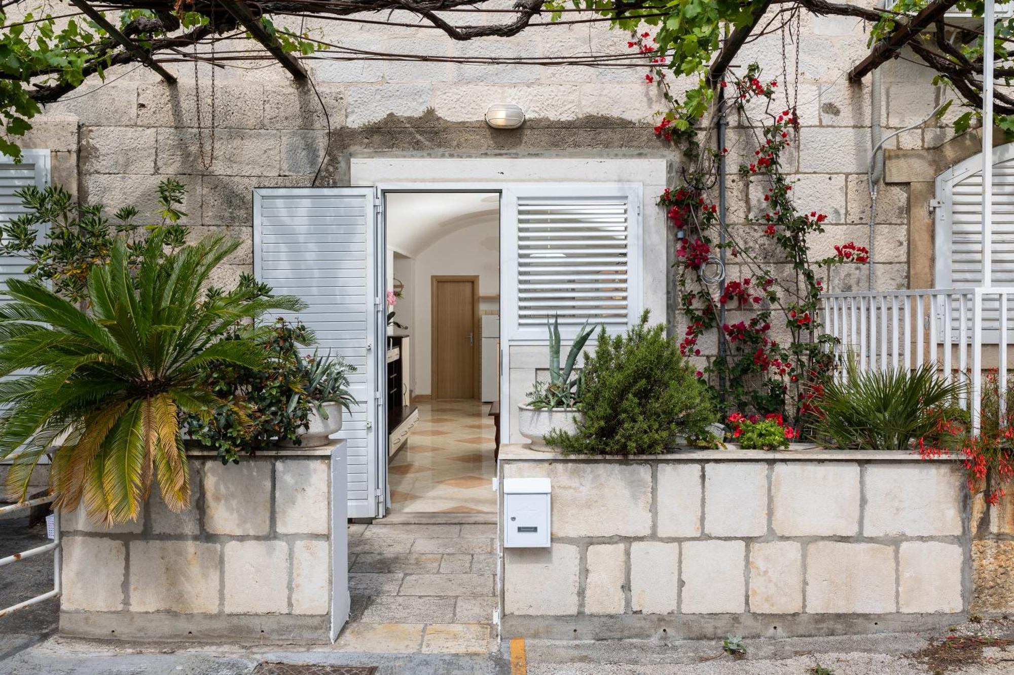 Francesko At Unbeatable Location
